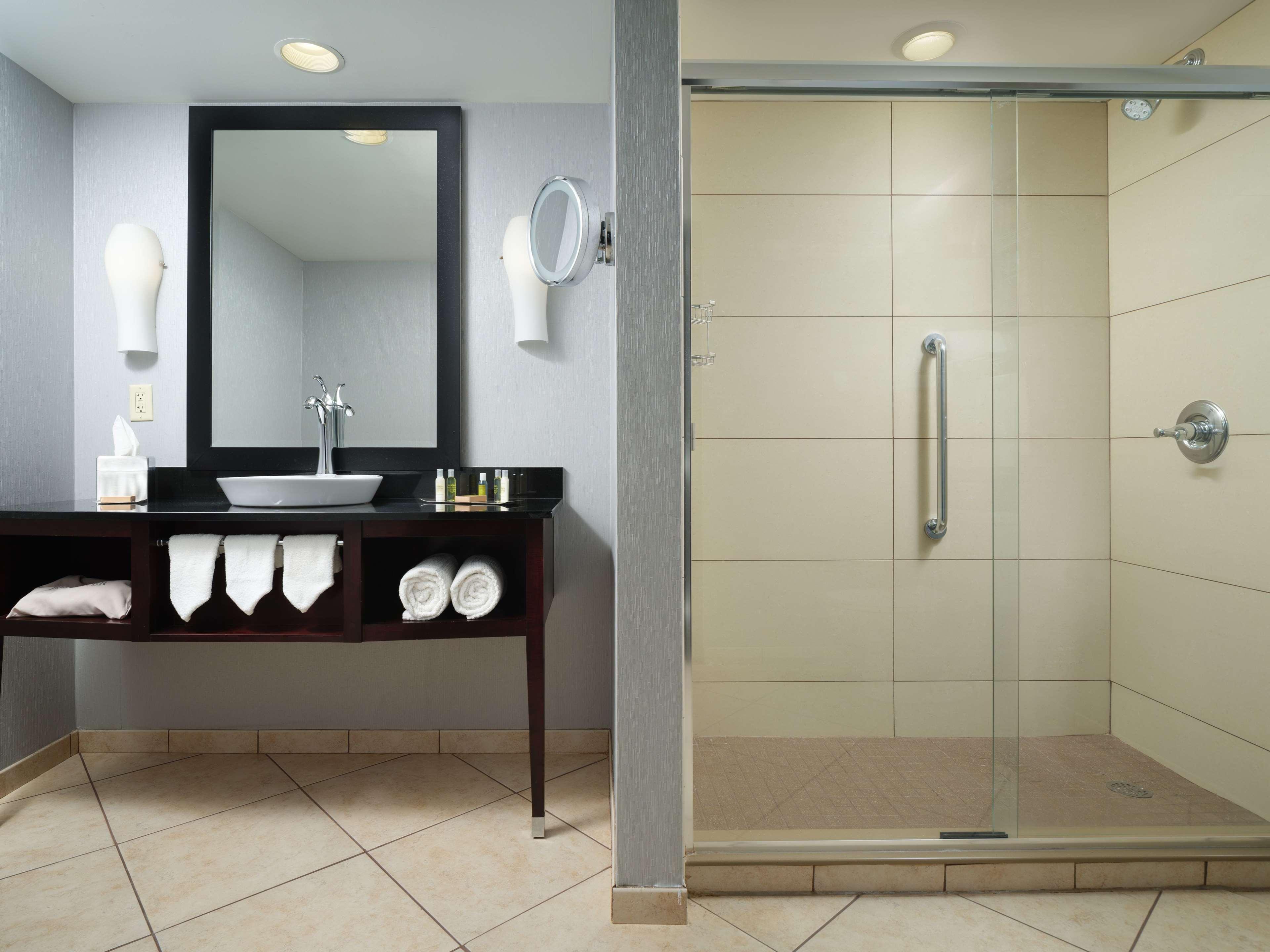 Doubletree By Hilton Hotel Chattanooga Downtown Екстериор снимка