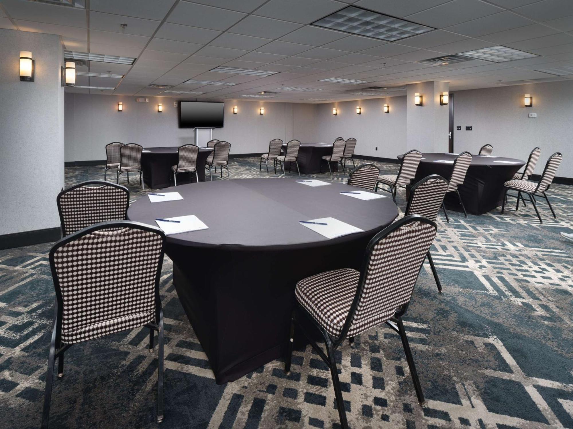 Doubletree By Hilton Hotel Chattanooga Downtown Екстериор снимка