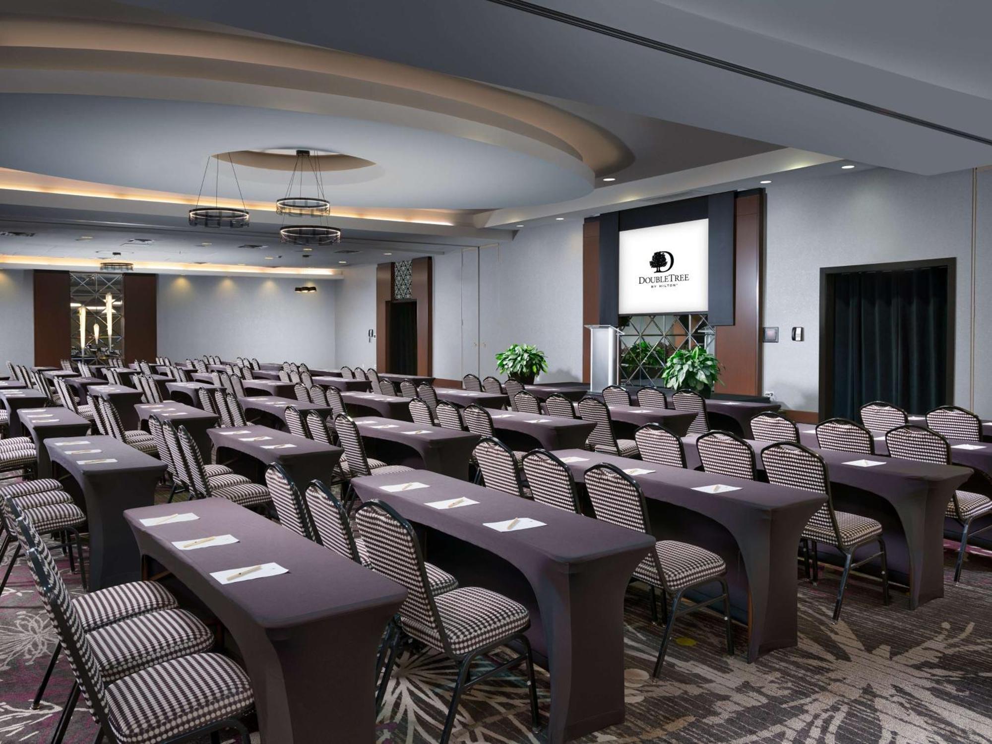 Doubletree By Hilton Hotel Chattanooga Downtown Екстериор снимка